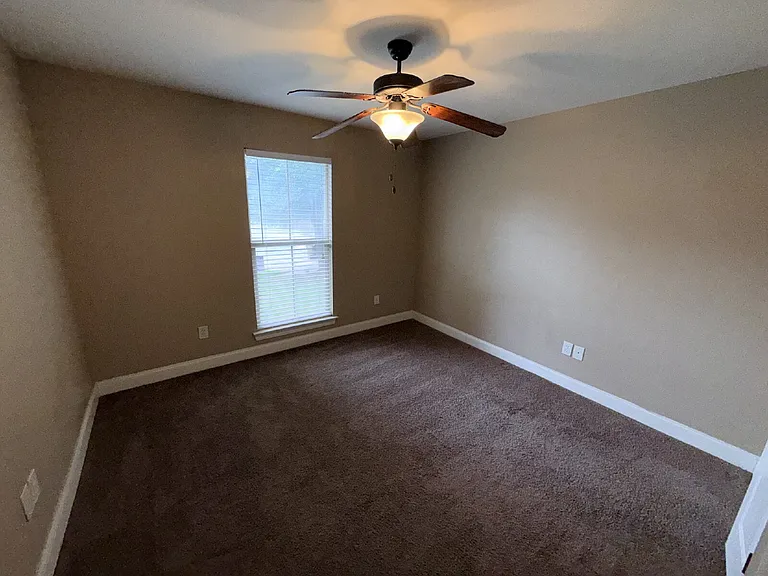 18 Breydon Ct — Photo 8