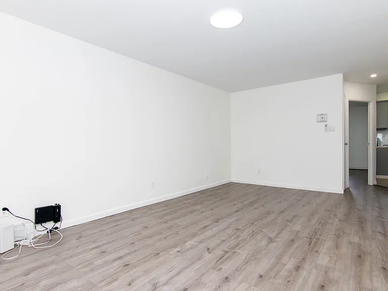 1230 E 68th St #1 — Photo 6