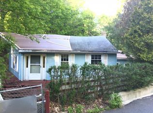 1 Tall Timbers Dr, Glen Gardner, NJ 08826