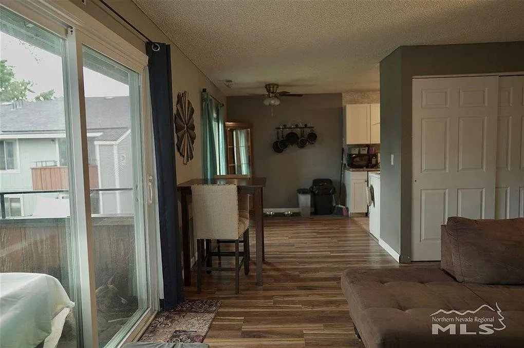 2 bed, 860 sqft, $1,450 — Photo 4