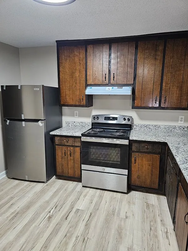 2 bed, 2.5 bath, 1408 sqft, $1,800 — Photo 3