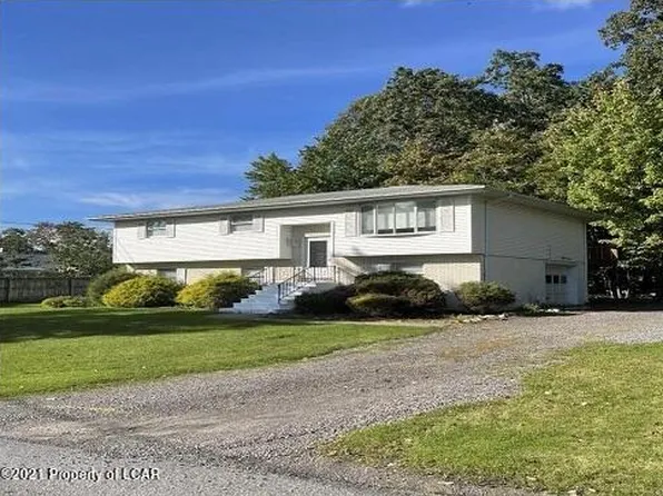 19 Park Ln E, Mountain Top, PA 18707
