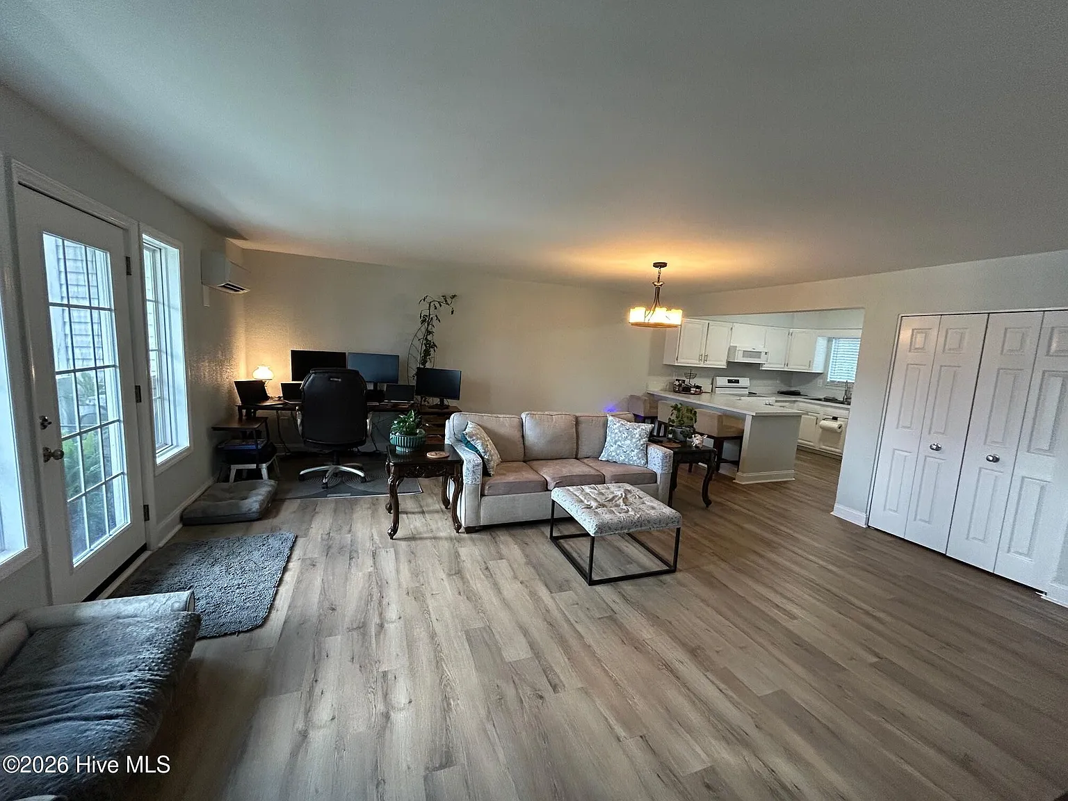 1 bed, 2.0 bath, 1000 sqft, $1,395 — Photo 4
