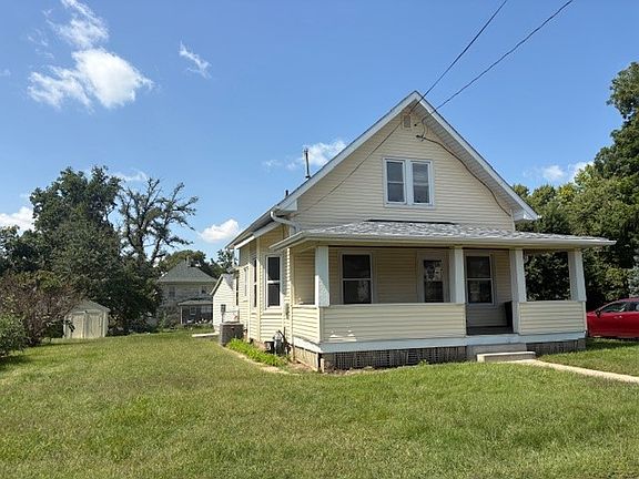 3rd image of 329 E 3rd St S