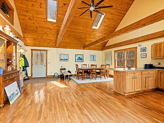 4th image of 72 Jones Road