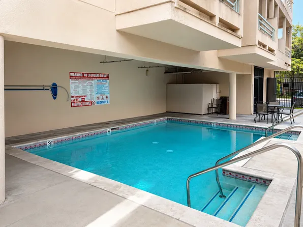 Kester Place, 5405 Kester Ave APT 110, Sherman Oaks, CA 91411