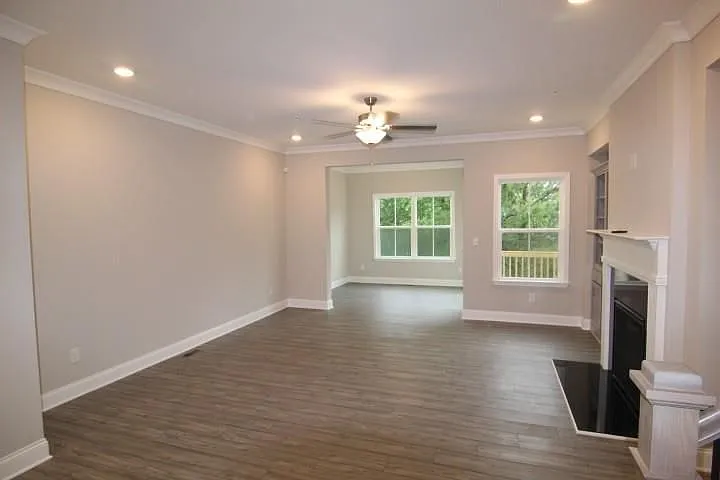 4 bed, 4.0 bath, 2407 sqft, $3,800 — Photo 3