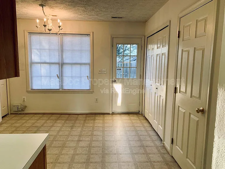 10506 Boxmeer Ct — Photo 8