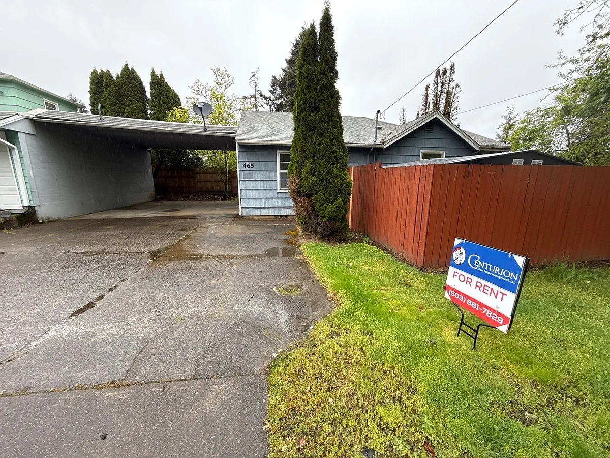 Building Photo - 465 Madrona Ave SE