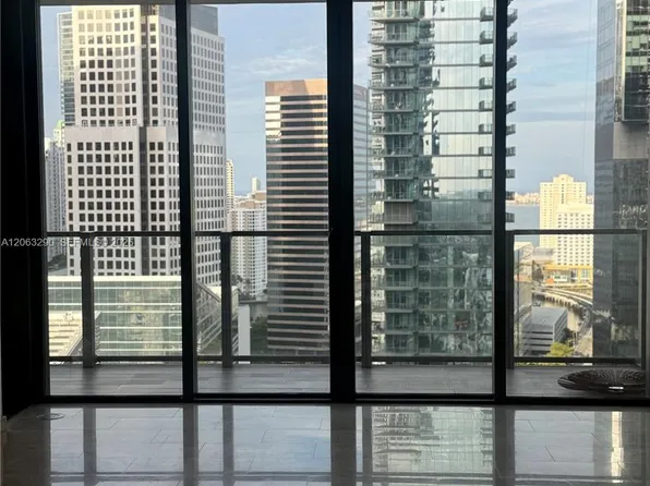 88 SW 7th St, Miami, FL