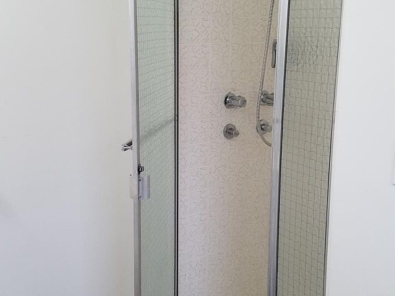 5th image of 1434 N Fuller Ave APT 2