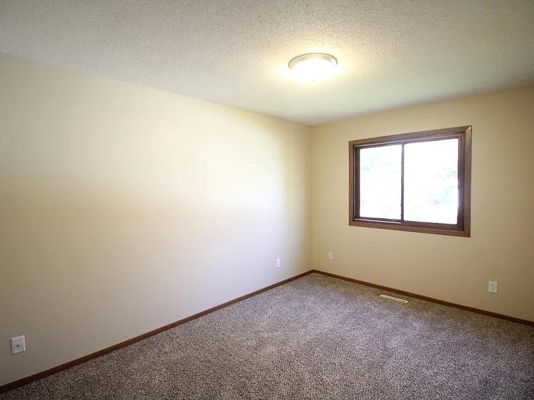 1670 Pleasantview Dr — Photo 16