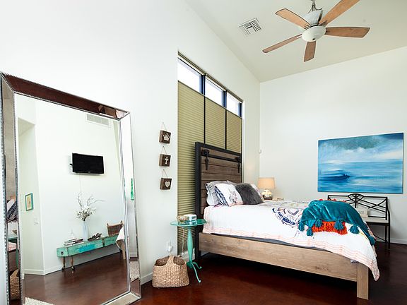 5th image of 920 E Mitchell Dr Unit 106