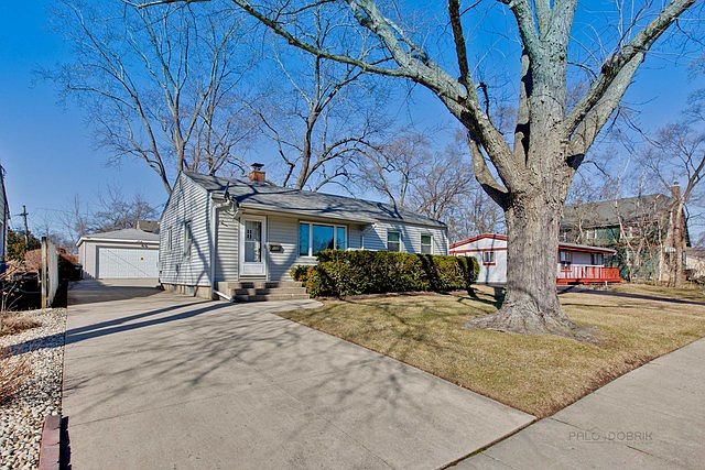1st image of 122 S Seymour Ave