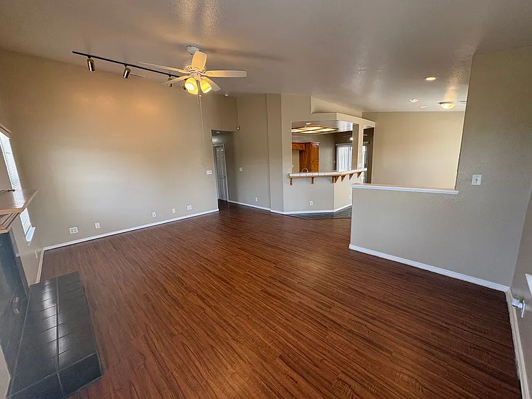 391 Trinity Ct — Photo 24