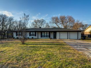 4723 Country Aire Dr, Waco, TX 76708