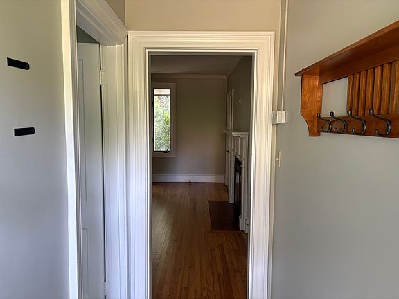 5th image of 716 Lexington Ave #C