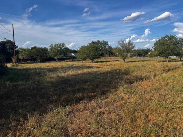 Lot 1 E Wallace Street, Llano, TX 78643
