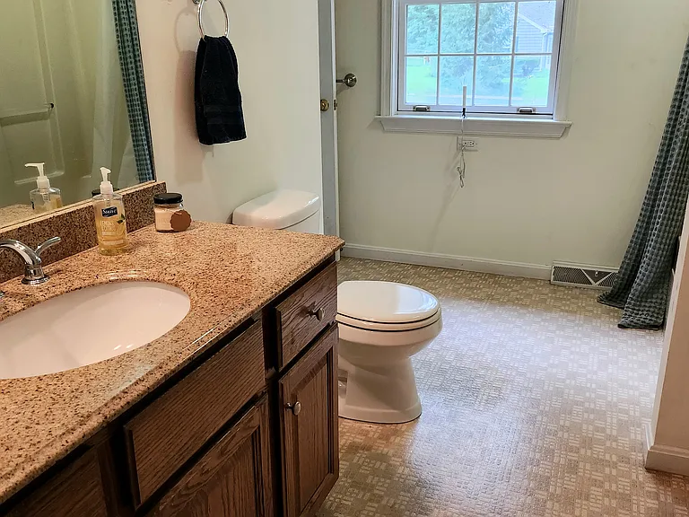 4 Lehoy Forest Dr — Photo 11
