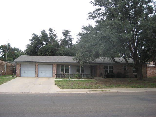 1st image of 2602 Maxwell Dr