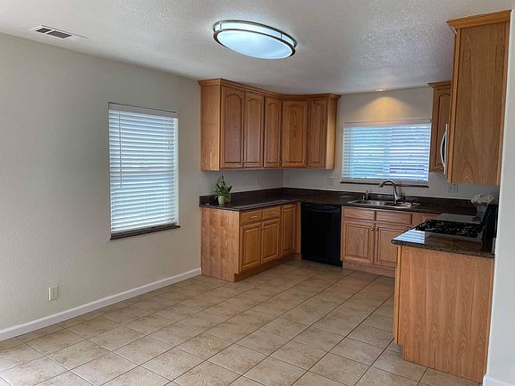 3rd image of 247 N Claremont Ave