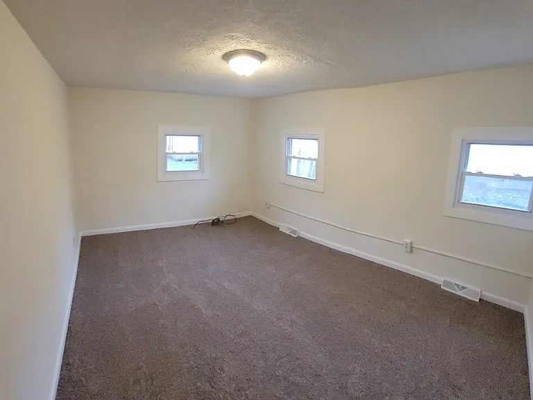 215 Cherry St — Photo 10