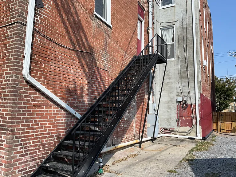 107 E Back Aly #107 — Photo 4
