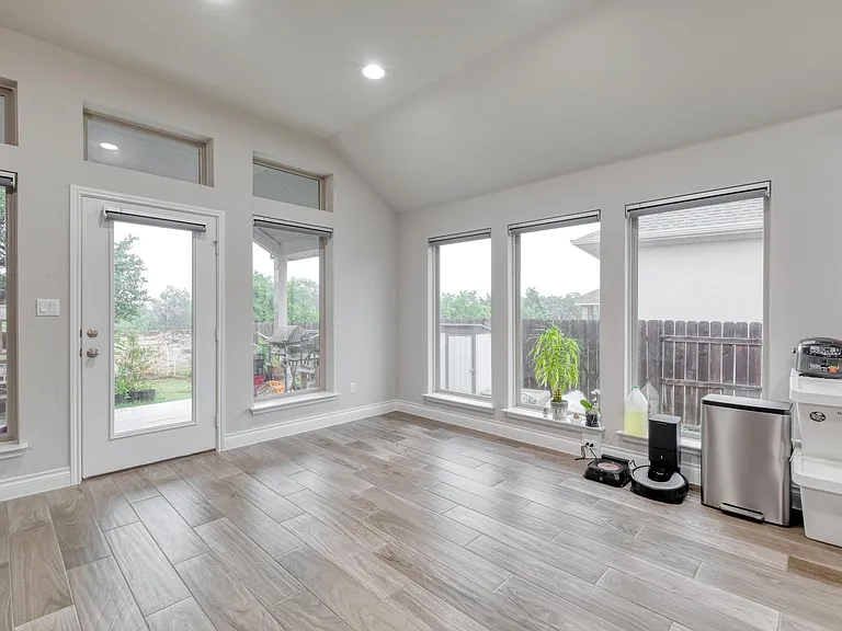 2424 Orchard Way — Photo 8