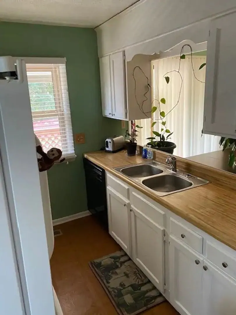 Charming 4BR House in Winston Salem — Photo 1
