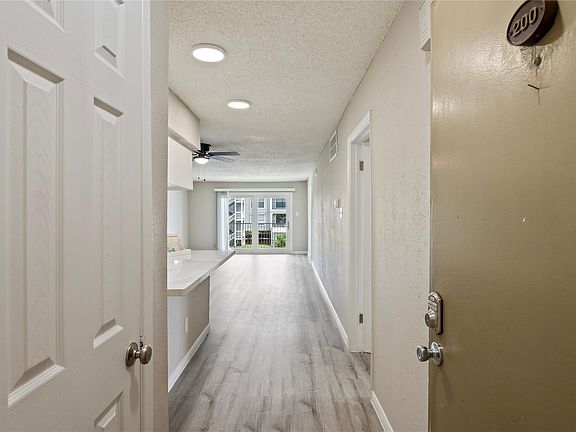 4th image of 200 Yacht Club Ln #200