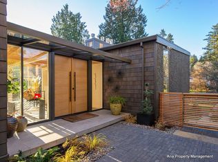 17627 Kelok Rd, Lake Oswego, OR 97034