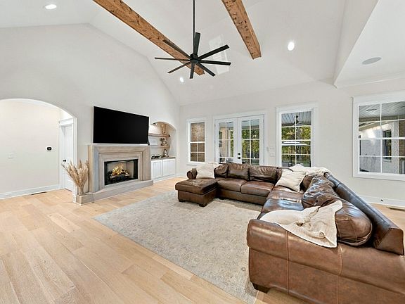 5th image of 566 Ben Green Rd