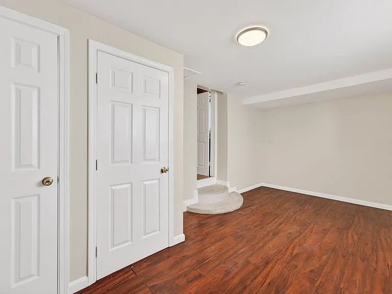25468 Belmont Ave — Photo 6
