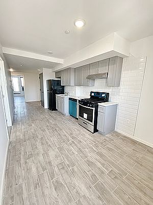 2nd image of 25-28 Broadway #7DD