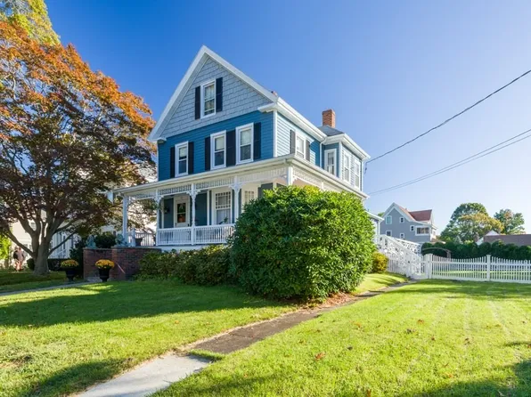 77 Green St, Fairhaven, MA 02719