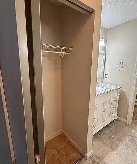 106 Freedom Ct — Photo 12