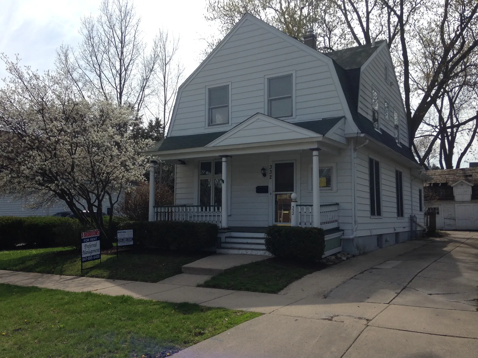 332 Gertrude St photo 1