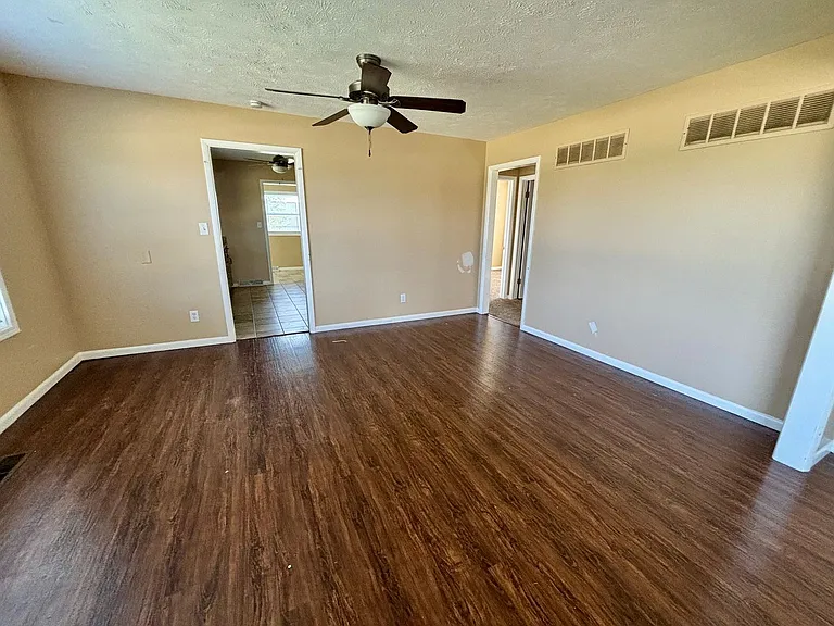 11015 Lakeview Dr — Photo 5