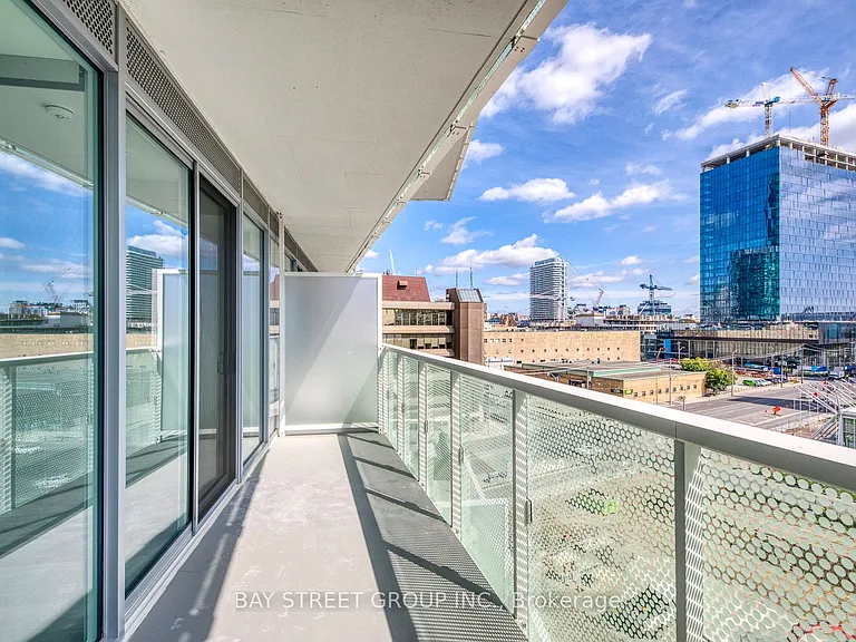 15 Queens Quay E #624 — Photo 22