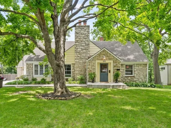 8315 Lee Blvd, Leawood, KS 66206