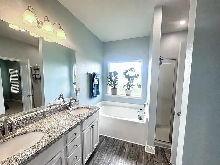 806 Cason Cir — Photo 14