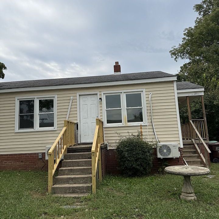 1st image of 115 Chestnut Dr #3
