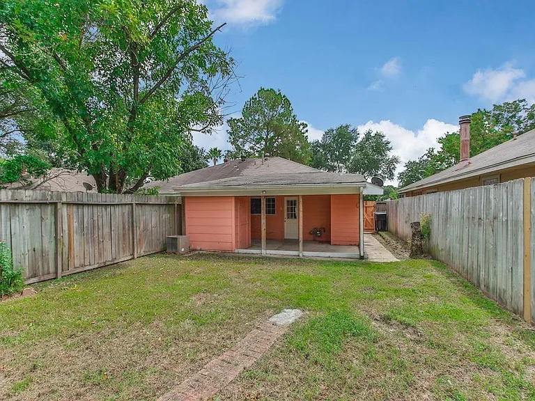 5145 Beaverhollow Dr — Photo 2