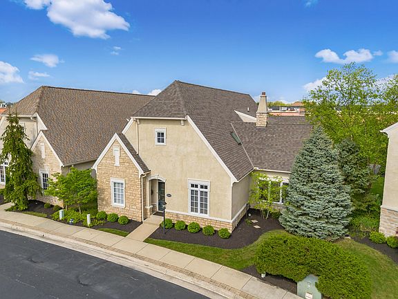3rd image of 9841 Kingston Cir