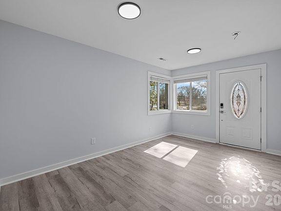 2nd image of 1008 Clanton Rd