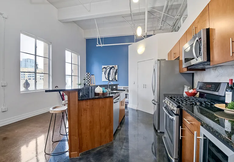 950 6th Ave #542 — Photo 10