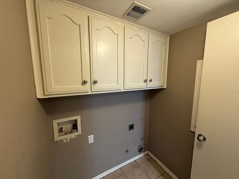 1404 SW 22nd St — Photo 14