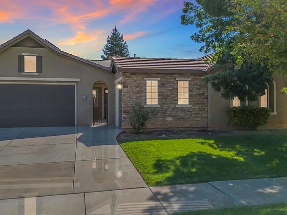 2nd image of 5523 Segovia Way
