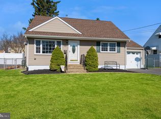 16 Baltusrol St, Hamilton, NJ 08690