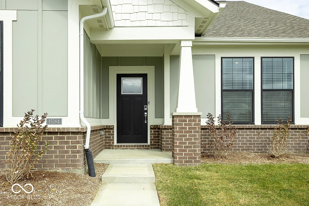 3 bed, 2.5 bath, 2099 sqft, $2,650 — Photo 3